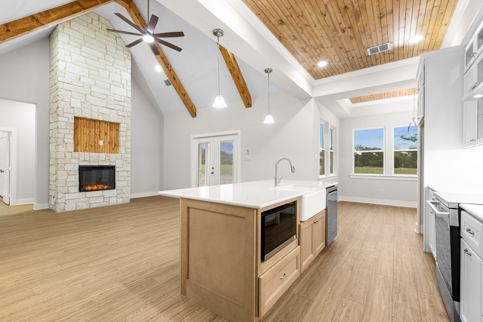 Living room before virtual staging